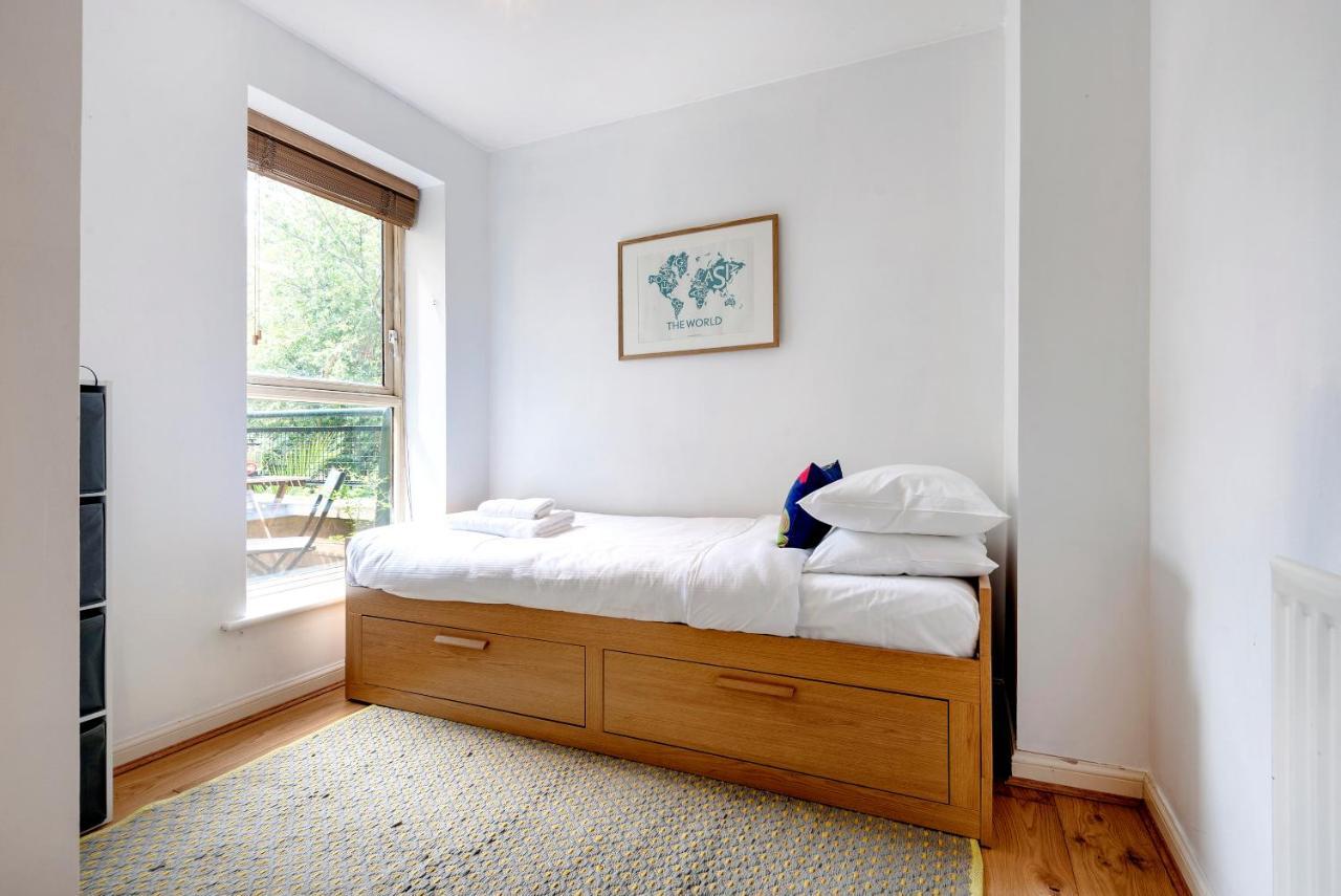 Panoramic Docklands With Waterfront Views