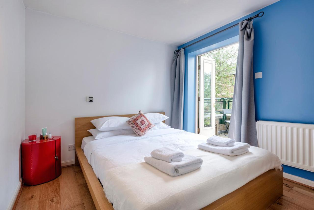 Panoramic Docklands With Waterfront Views *