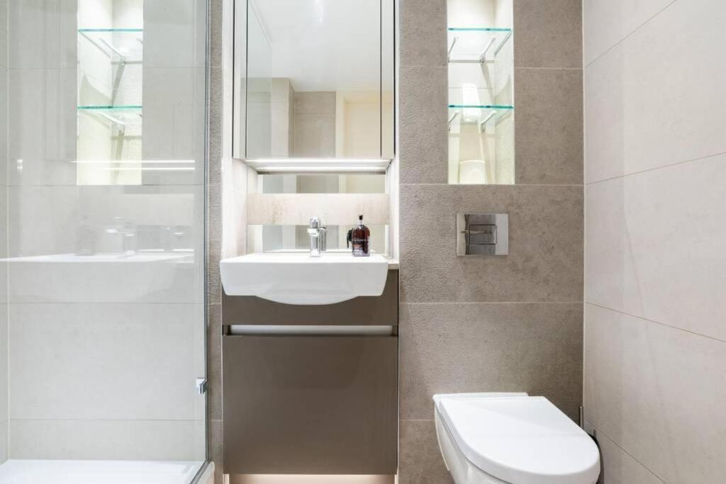 Luxury River Side Penthouse Apartment London
