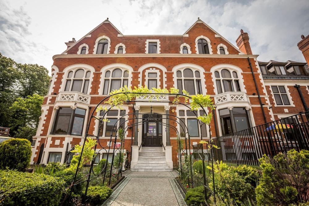 Western Peckham Hotel London