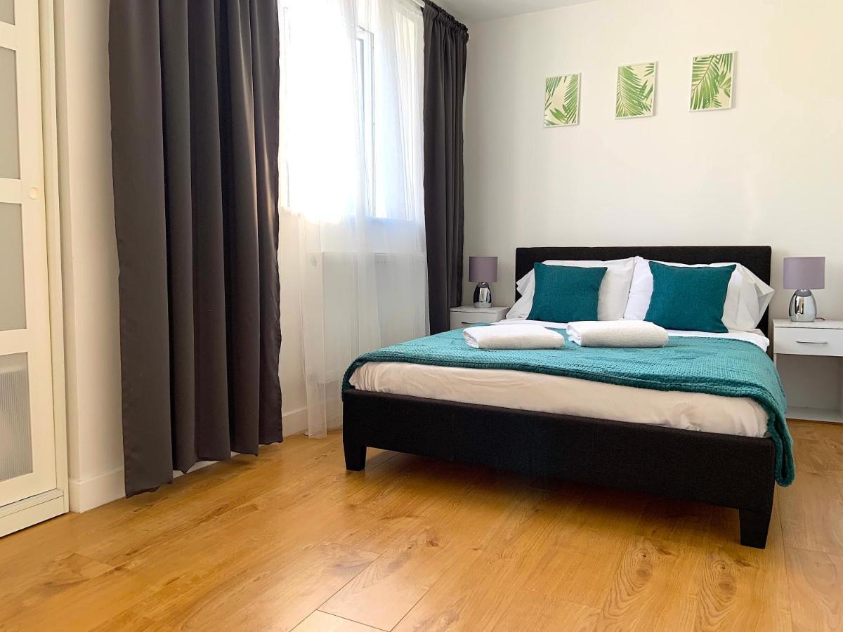 Apartment Two Bedroom Serviced Apartment,