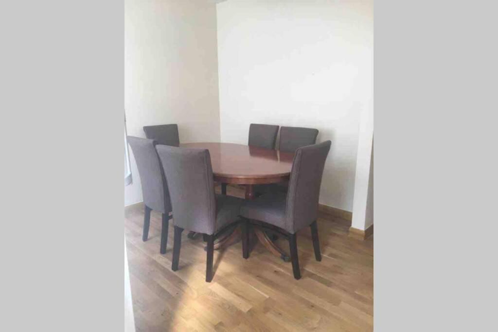 Apartment F5 Private Double London