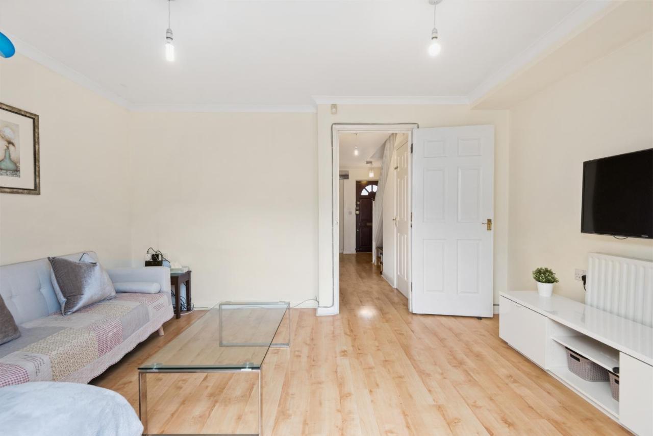 Super 2 Bedroom House Near Canary Wharf, O2 Arena & Excel For 5 People Ferienhaus