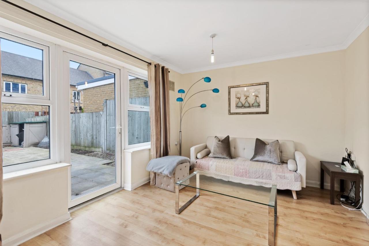 Super 2 Bedroom House Near Canary Wharf, O2 Arena & Excel For 5 People Ferienhaus