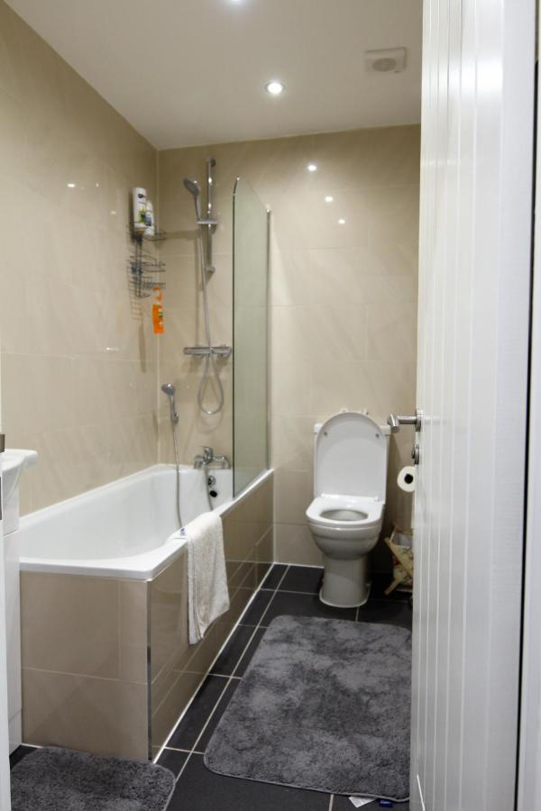 Modern 2 Bedroom In The Heart Of Greenwich Apartment London