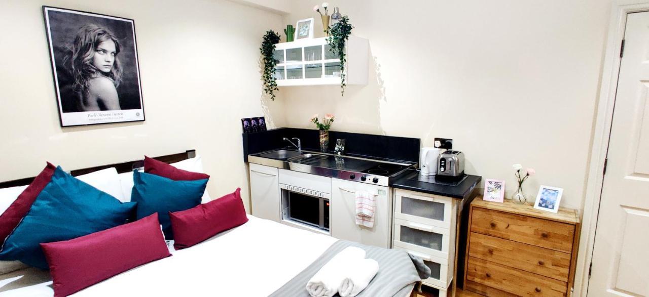 White's Row Resident Homestay London