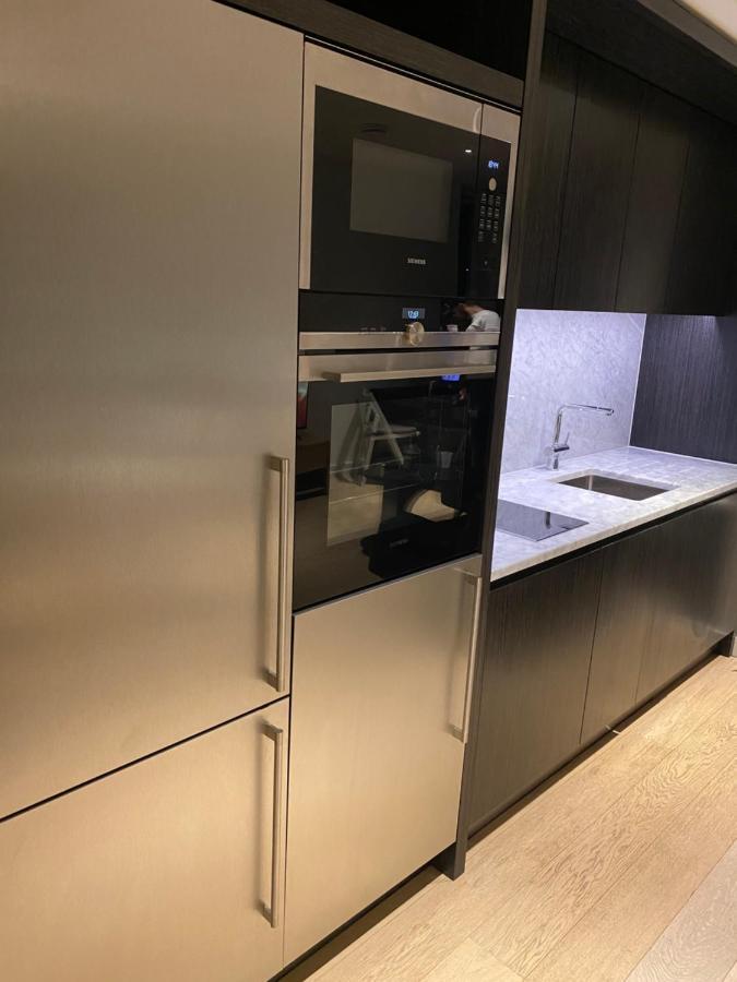 Luxury Canary Wharf One Bedroom In The Heart Of Apartment London