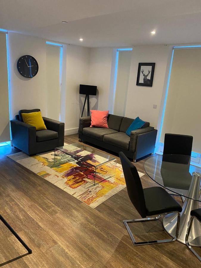 High View Two Bedroom In Woolwich Apartment