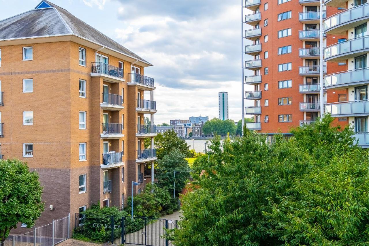 Canary Wharf/docklands/excel Spacious Apt E14 London