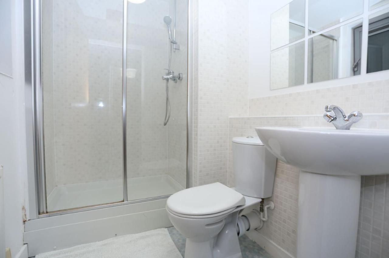 Lovely 2 Bed 2 Toilet Hill House River View *