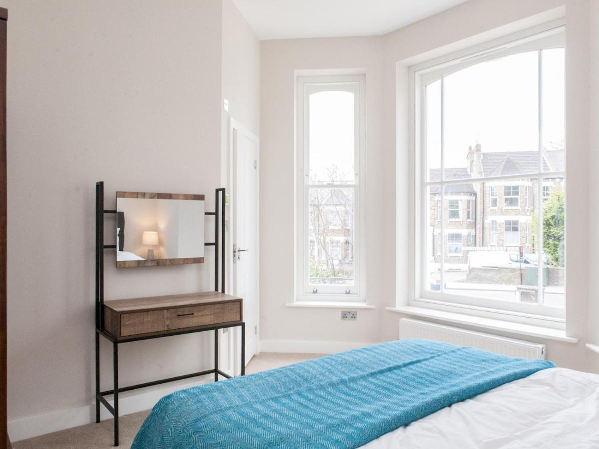 Apartment Pass The Keys - Spacious Flat With Private Sun Terrace In South East