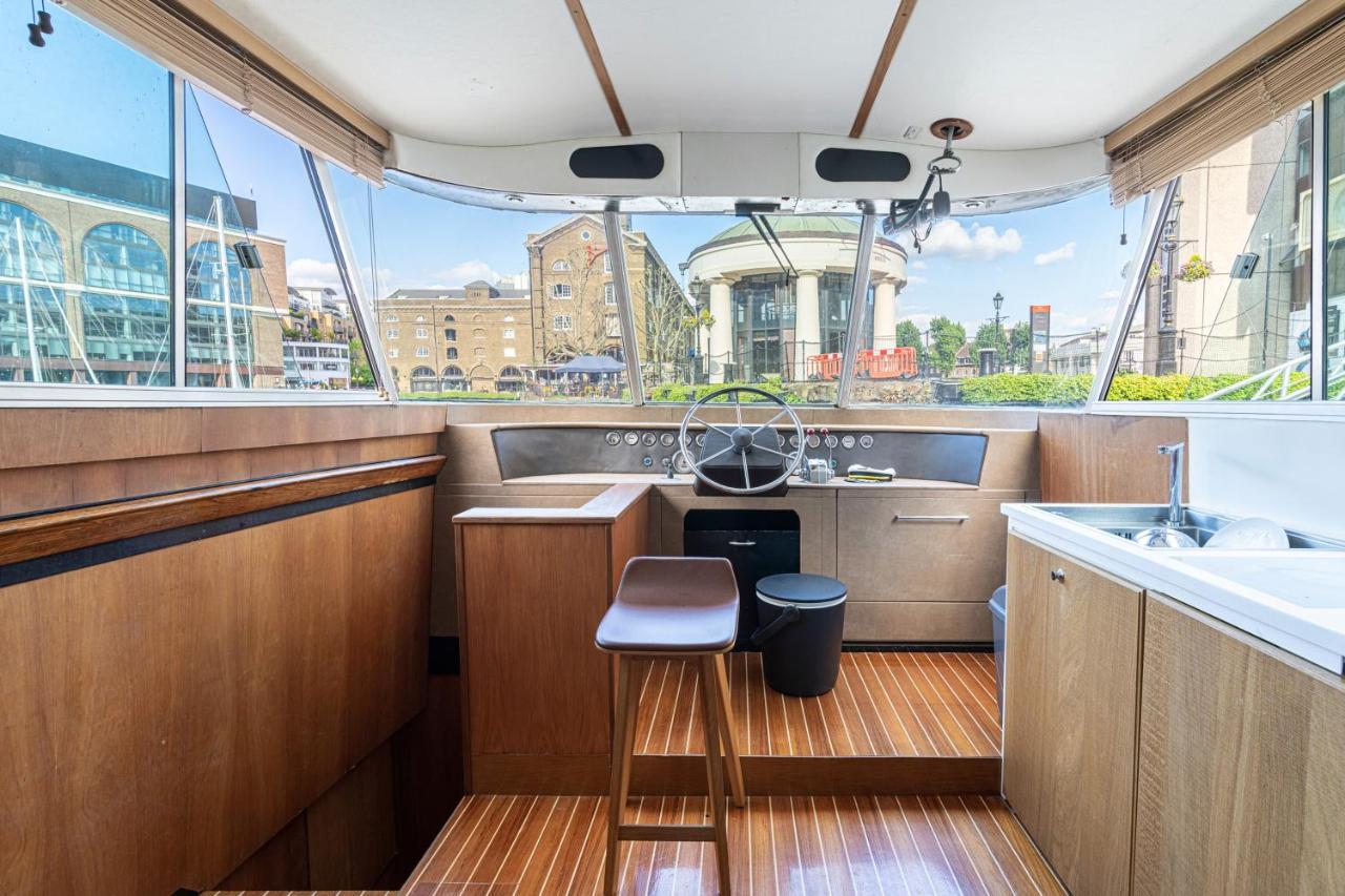 Apartment Rustic 2-bed Houseboat On The River Thames, In East