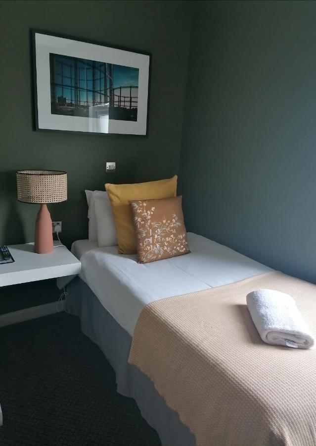 Hotel Old Ship Hackney London