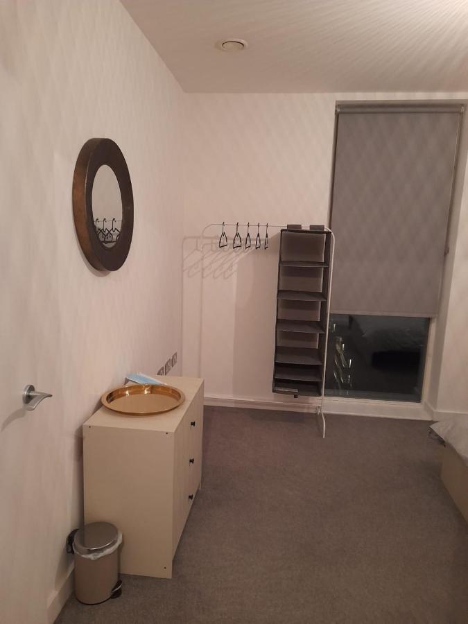 Beautiful 2Bed Apartment 5 Mins From London Bridge. Apartamento *