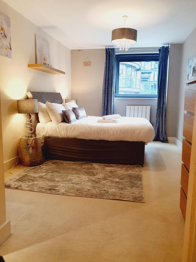 Canary Wharf, E14 9ne * London