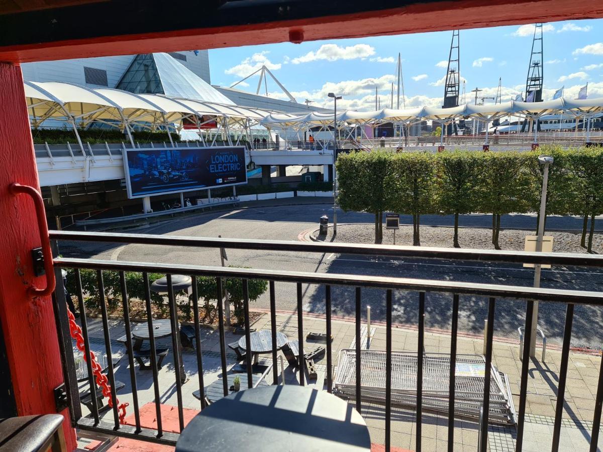 Sng Excel * London