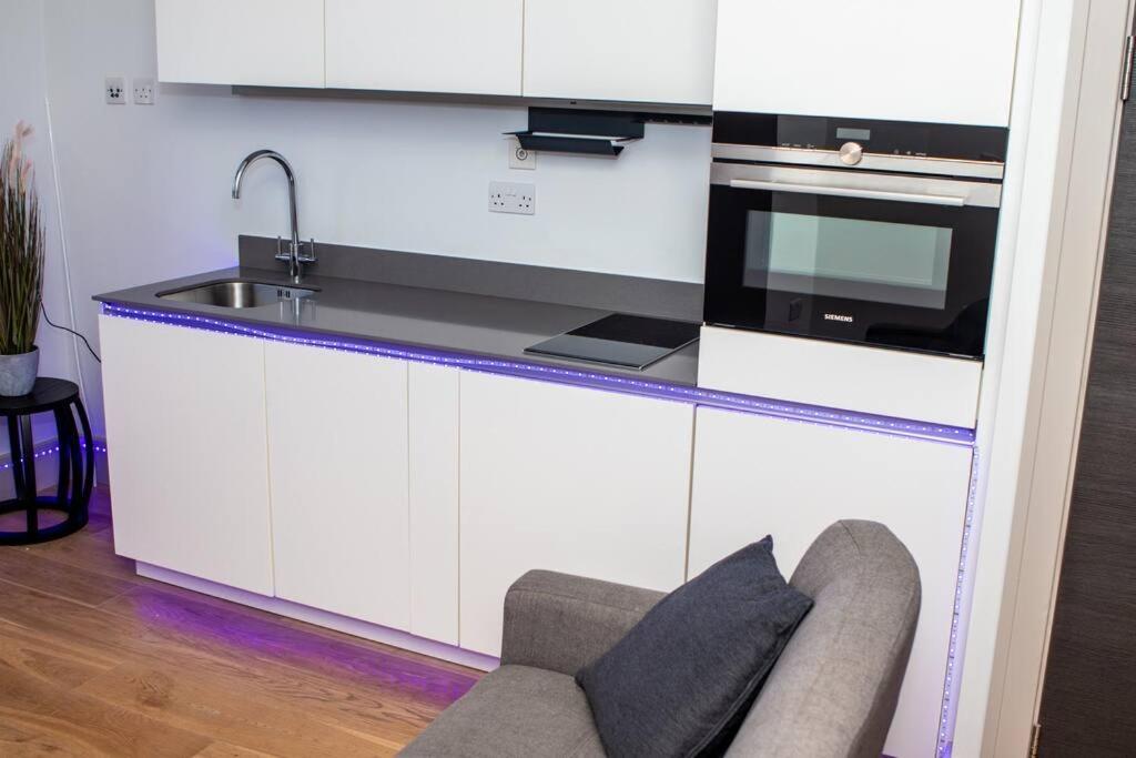 Apartment Stunning 1-bedroom Flat In London!