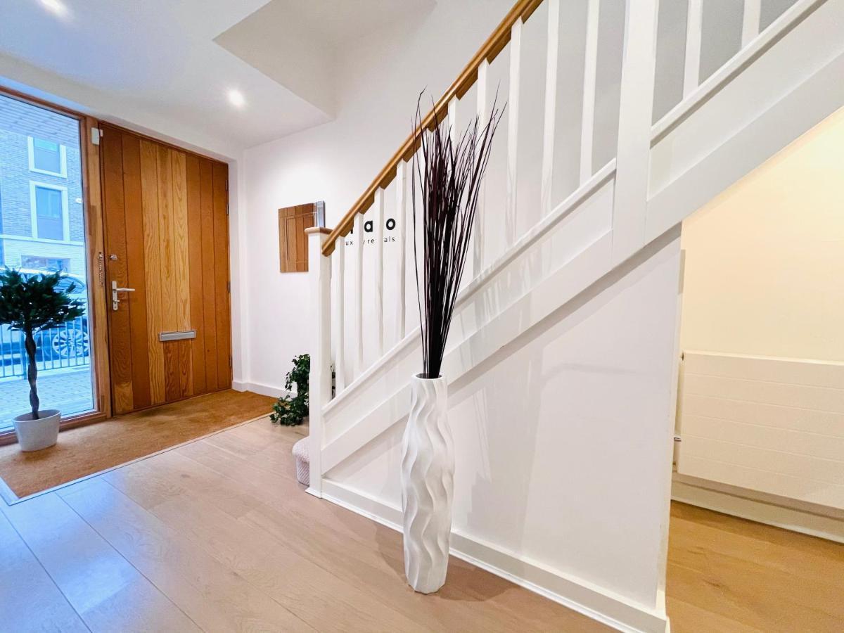 Olympic Family Home, With Own Garden Bliss Holiday home