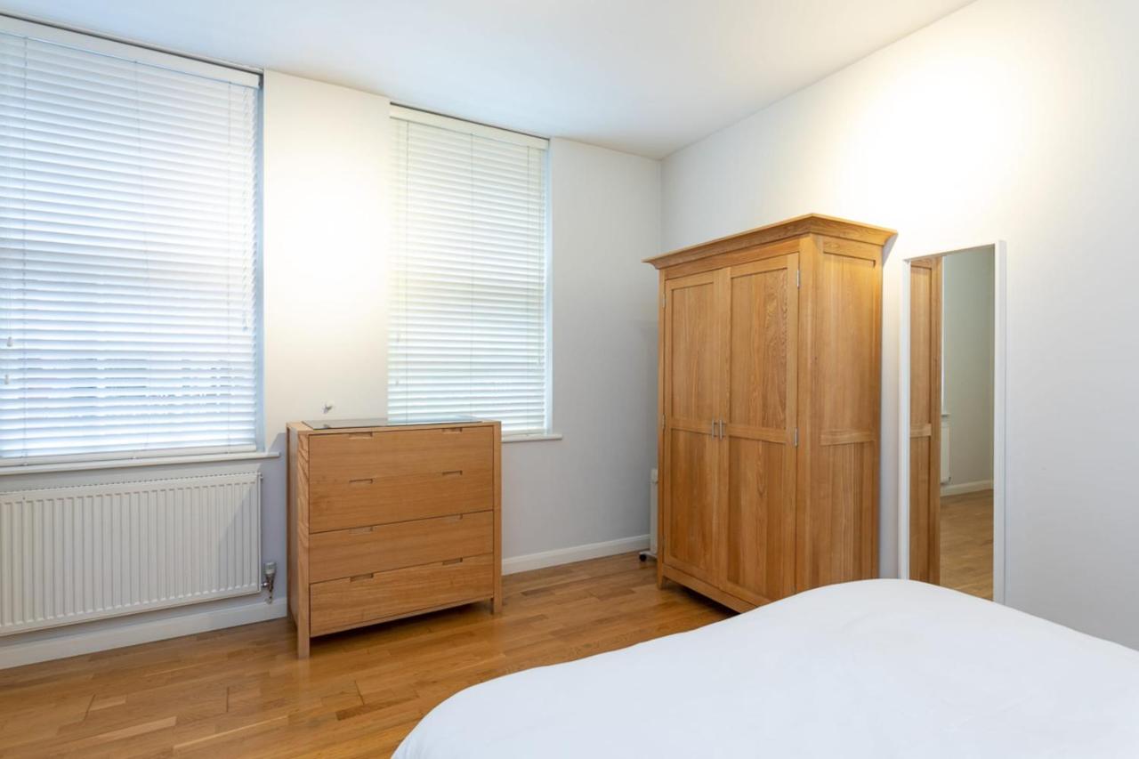 Groveland Court 1 London