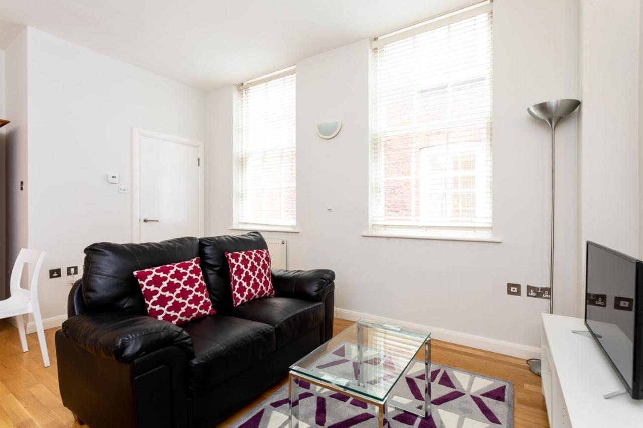 Apartment Groveland Court 1