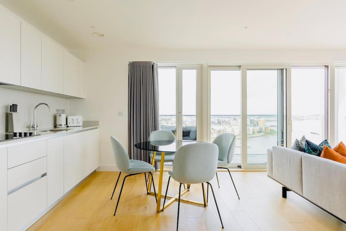 Executive Waterfront Split Penthouse Londres