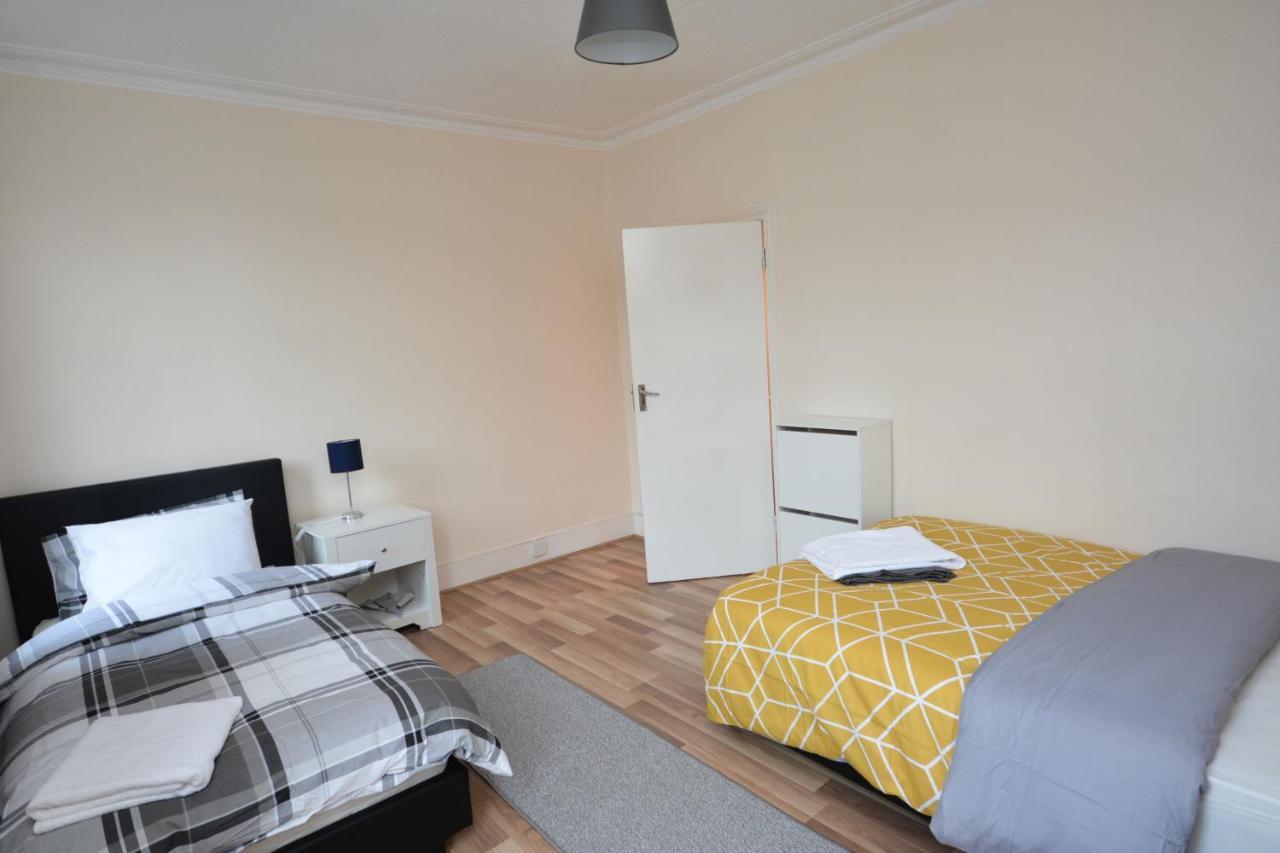 Cheerful 4 Bedroom House In Greater * London