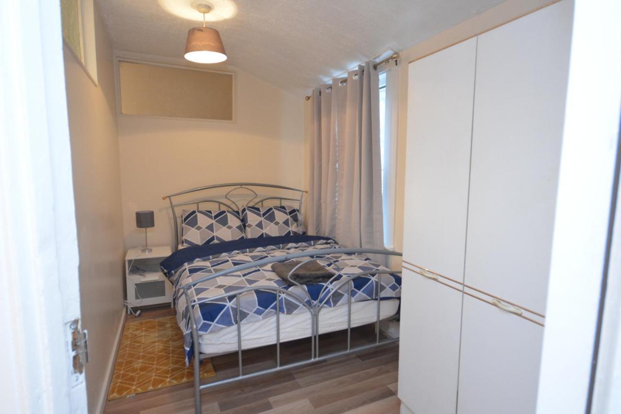 Cheerful 4 Bedroom House In Greater Holiday home *