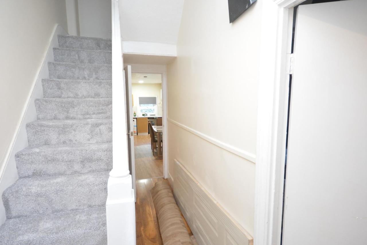 Holiday home Cheerful 4 Bedroom House In Greater *