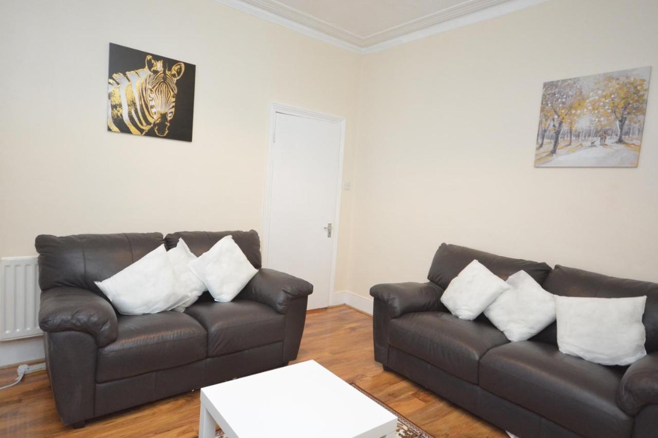 Cheerful 4 Bedroom House In Greater Holiday home *