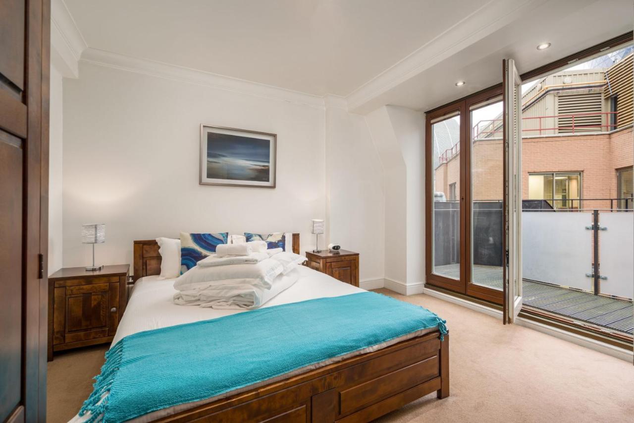 5, 48 Bishopsgate By Living *