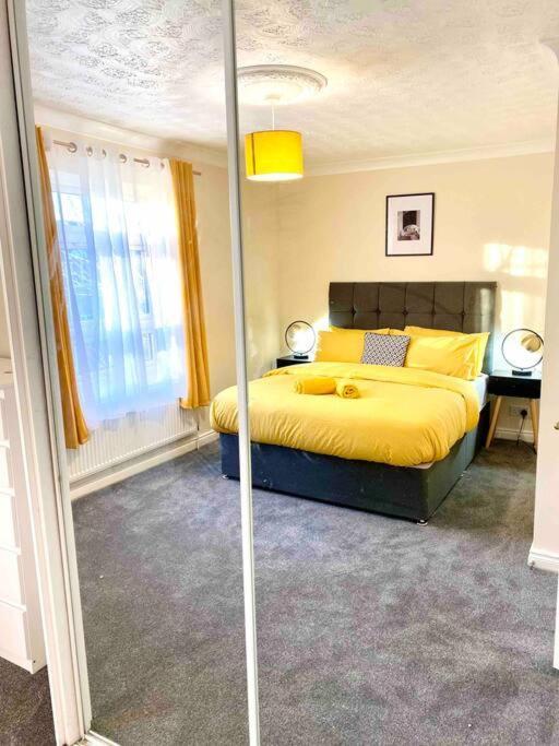 Smartrips Beckton Townhouse With Parking London