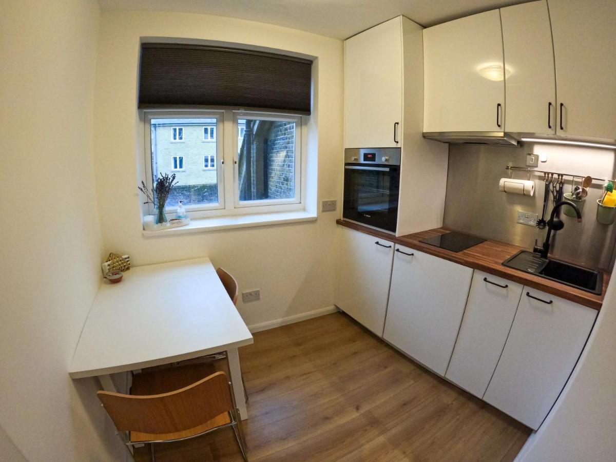 Lovely One Bedroom Flat In The Heart Of *