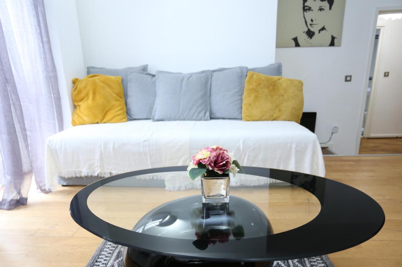 Apartamento Gorgeous 2 Bedroom 2 Bathroom Woolwich