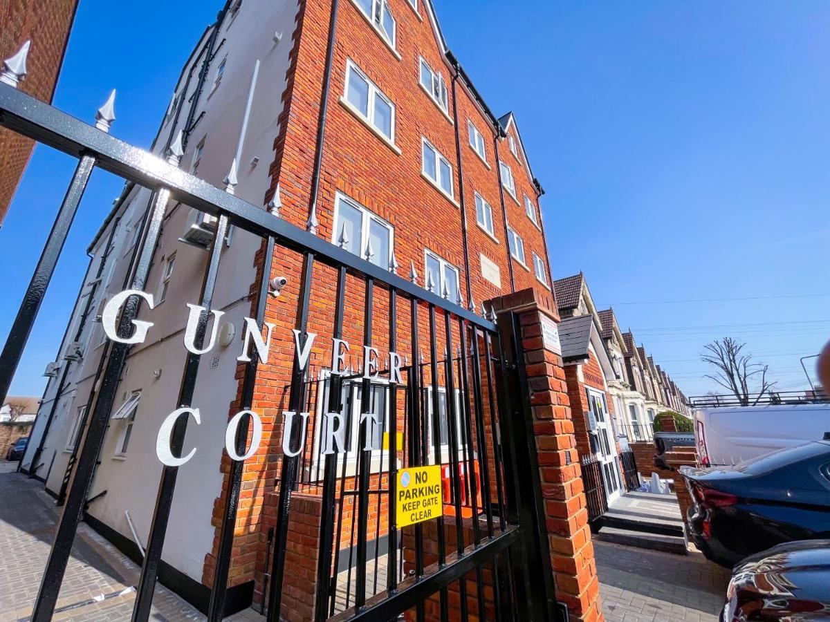 Luxury 4* Ilford