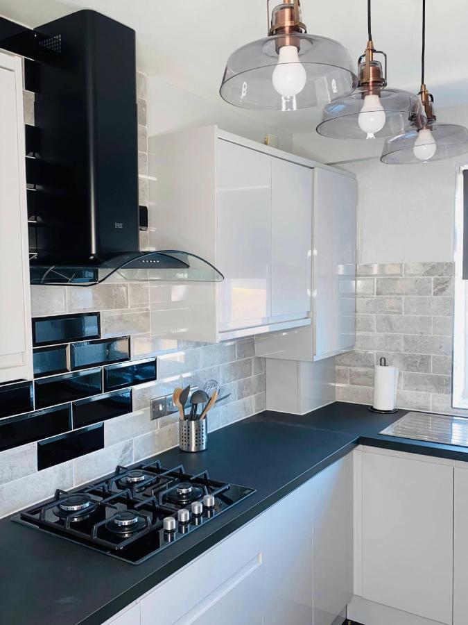 Apartamento Bright, Spacious, Modern Interior Decor 2 Bedrooms With Amazing Views Londres
