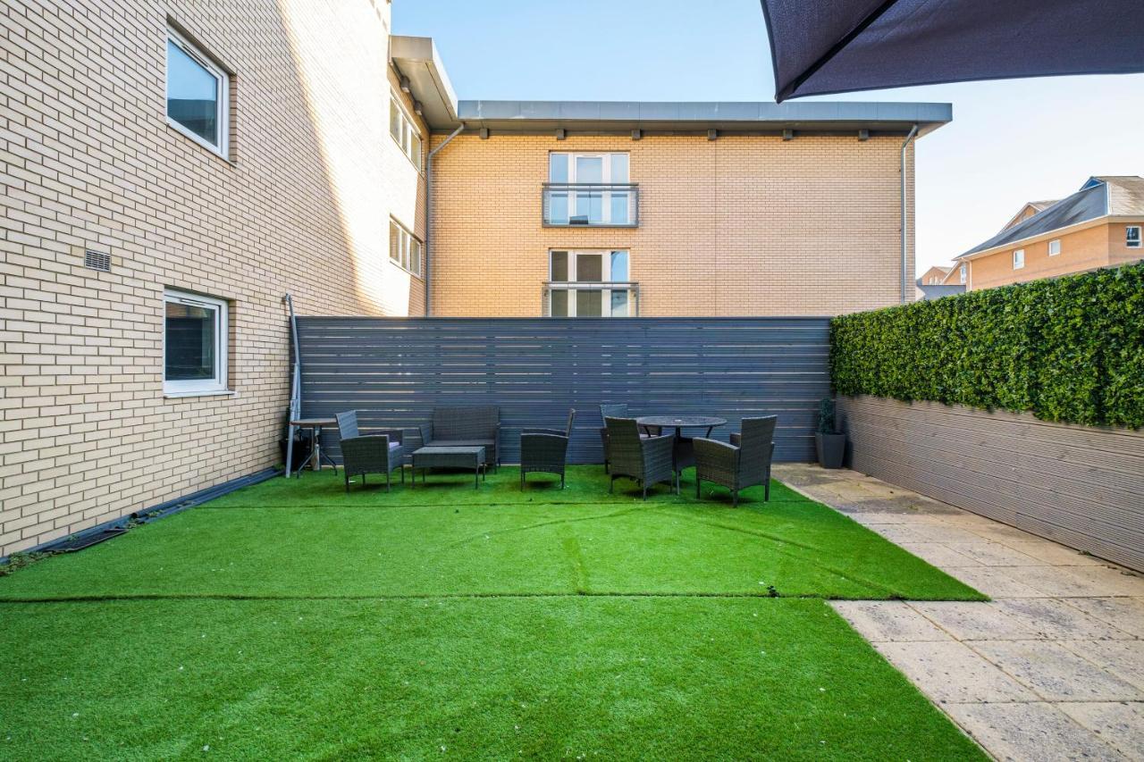 Canary Wharf/docklands/excel Spacious Apt E14 London