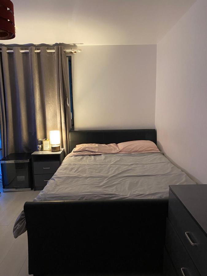 Homestay Private - Shared Near The City London
