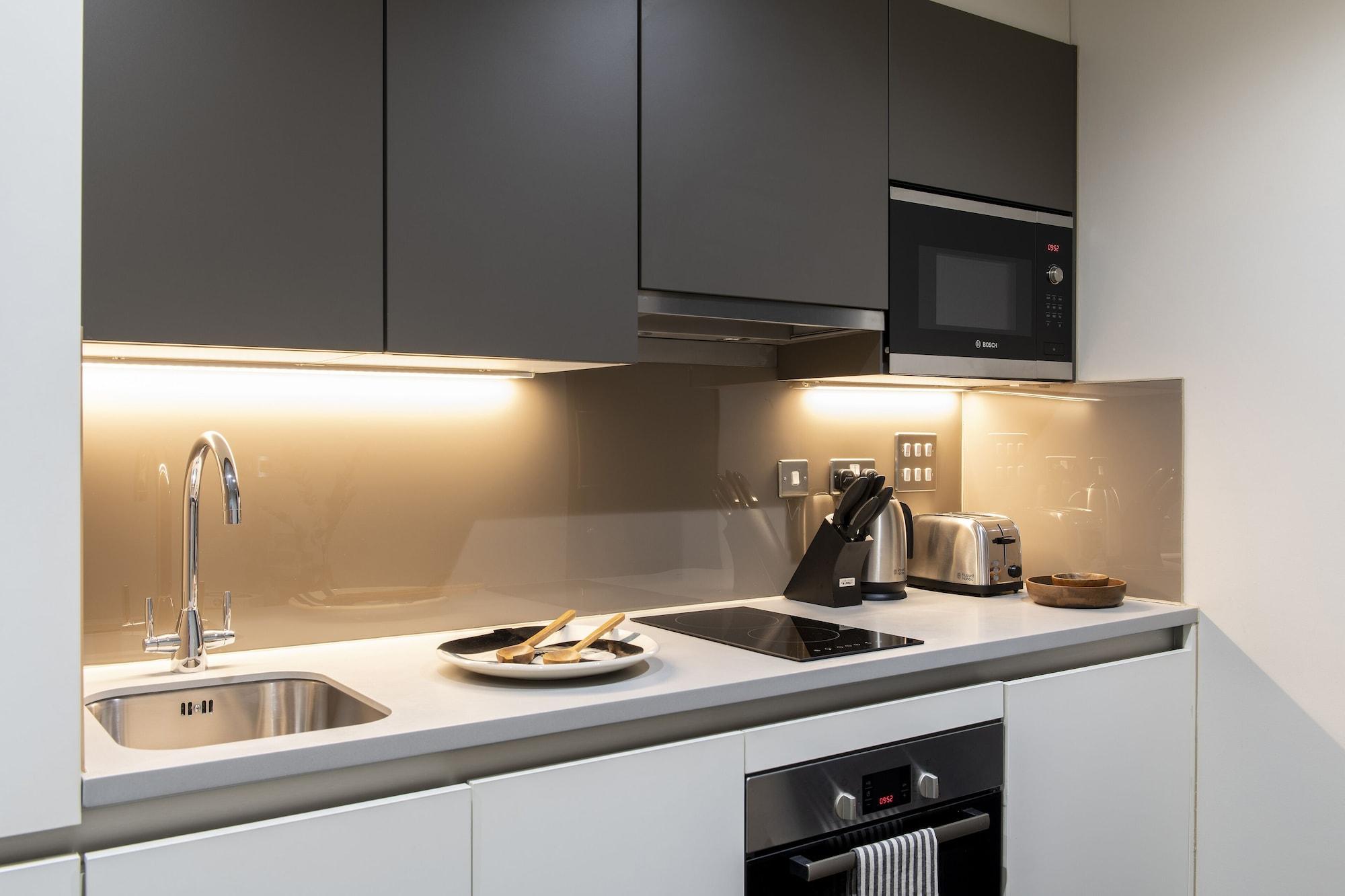 Aparthotel Cove Cannon Street 4*