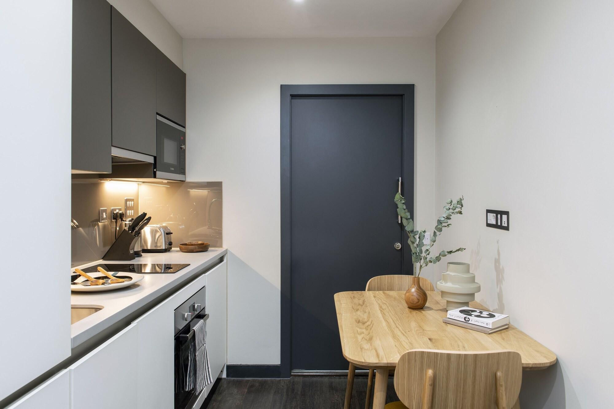 Cove Cannon Street Aparthotel London