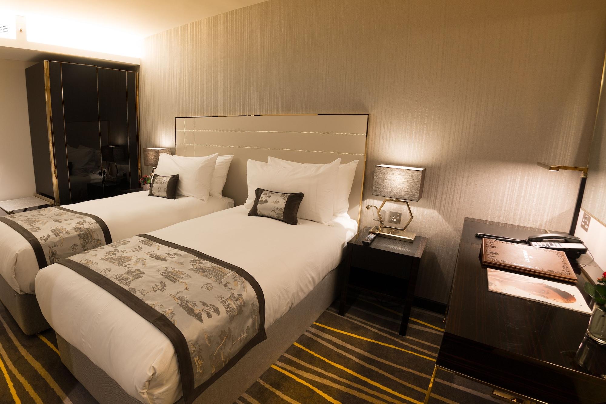 Hotel Saint London Hotel 4*