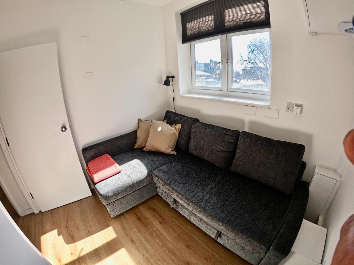 Lovely One Bedroom Flat Apartment *
