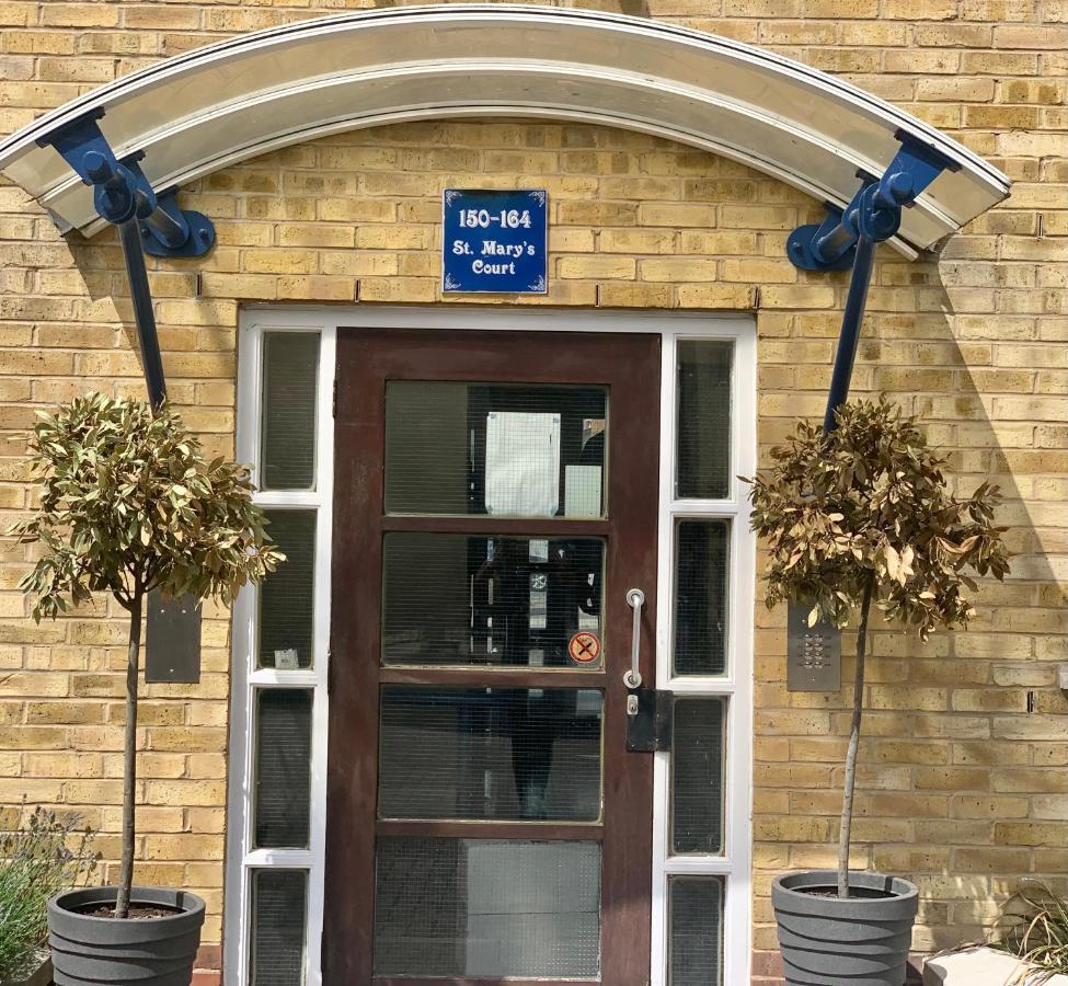 New Cosey 2 Bedroom With Free Parking London