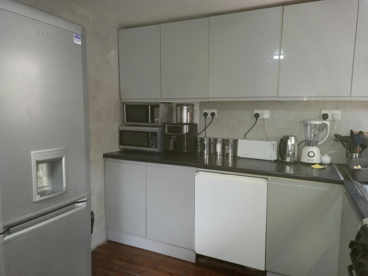 Bubblesbnb- 4 Bedroom House Ferienhaus London