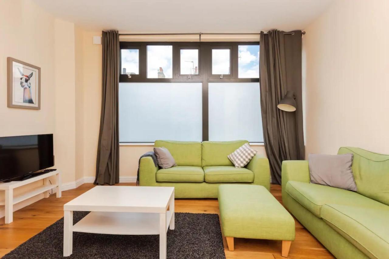 Stylish 2 Bedroom In Greenwich Apartment London