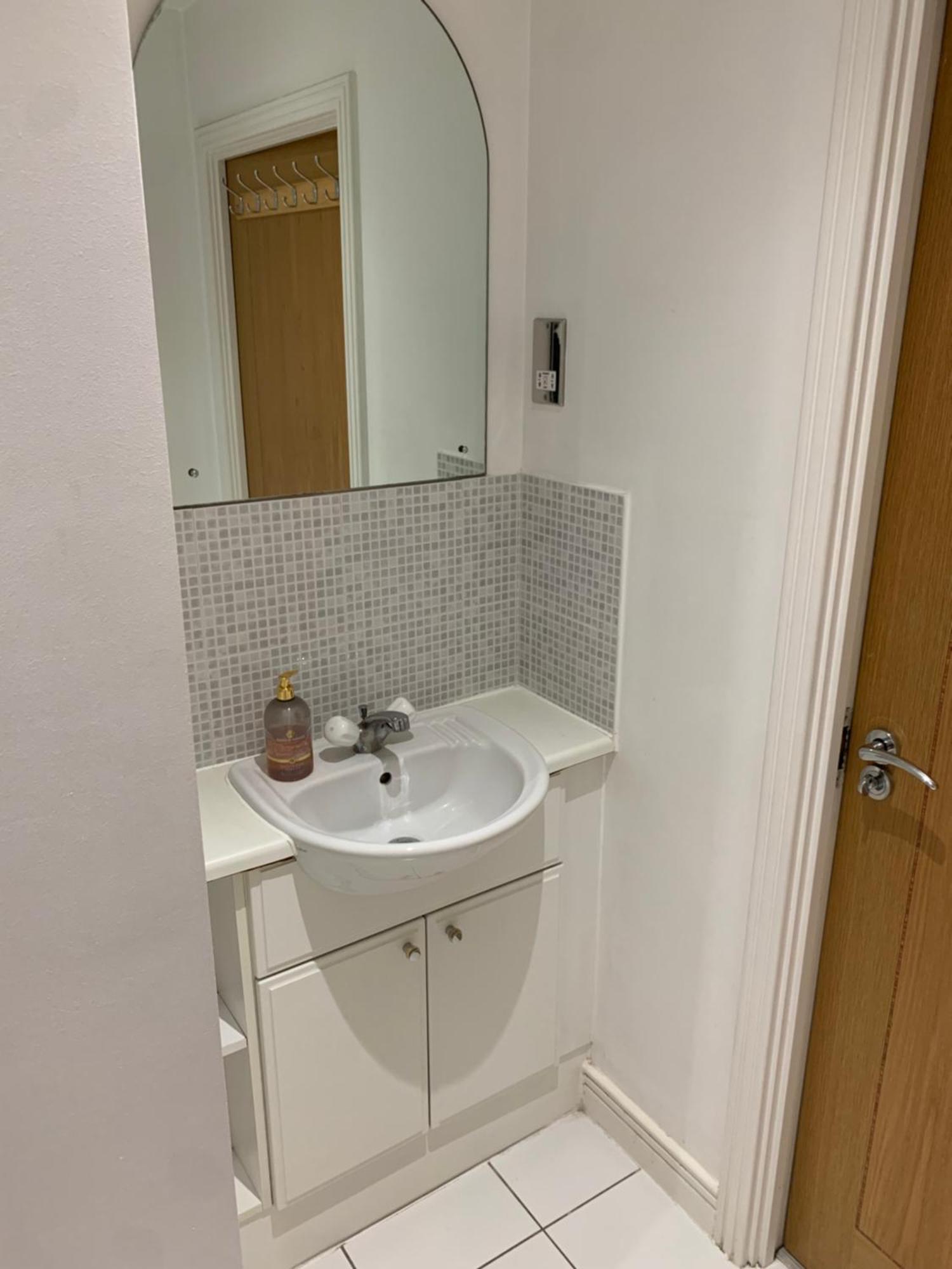 In Stratford With Private Bathroom And Parking Hospedagem domiciliar
