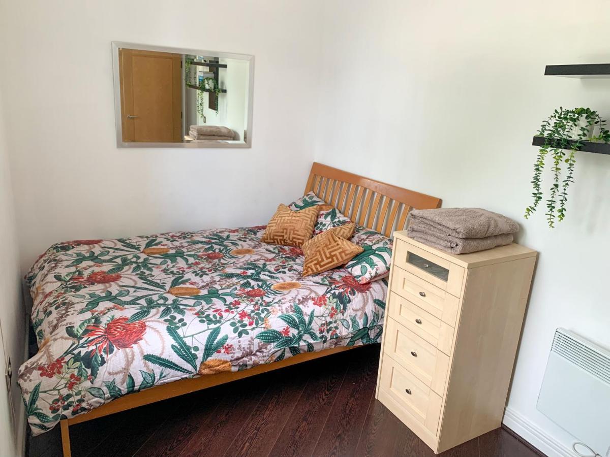 In Stratford With Private Bathroom And Parking Hospedagem domiciliar *