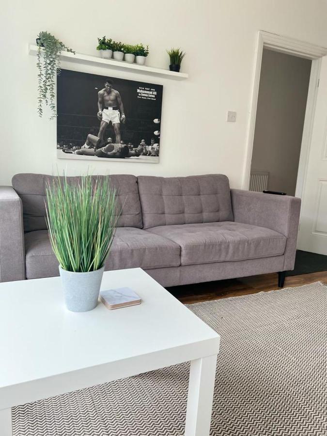 93 West Road Guest house London