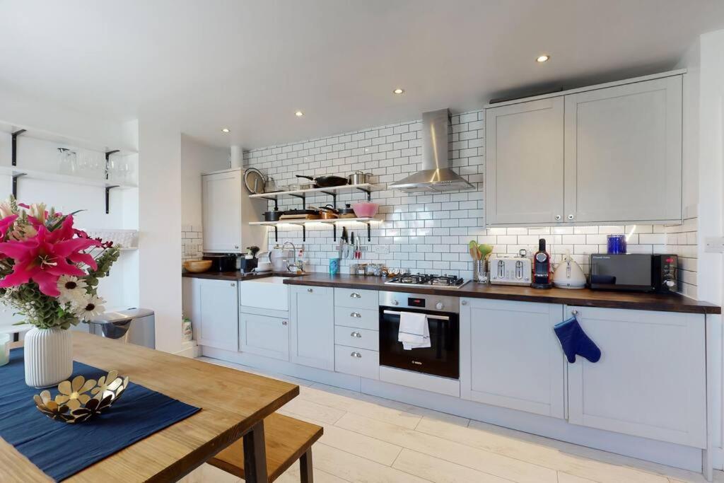 Stunning 1 Bedroom Flat In Peckham Apartment London
