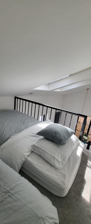 Stunning New Build Mezzanine Style * London