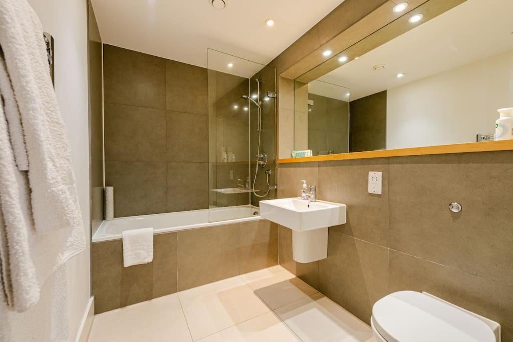 Nem Cw Apartment London